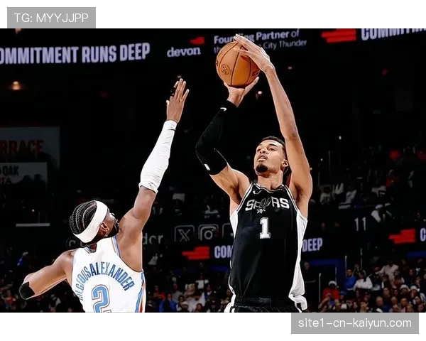 马刺近20场17胜紧追雷霆 文班亚马场均23+11成内线支柱